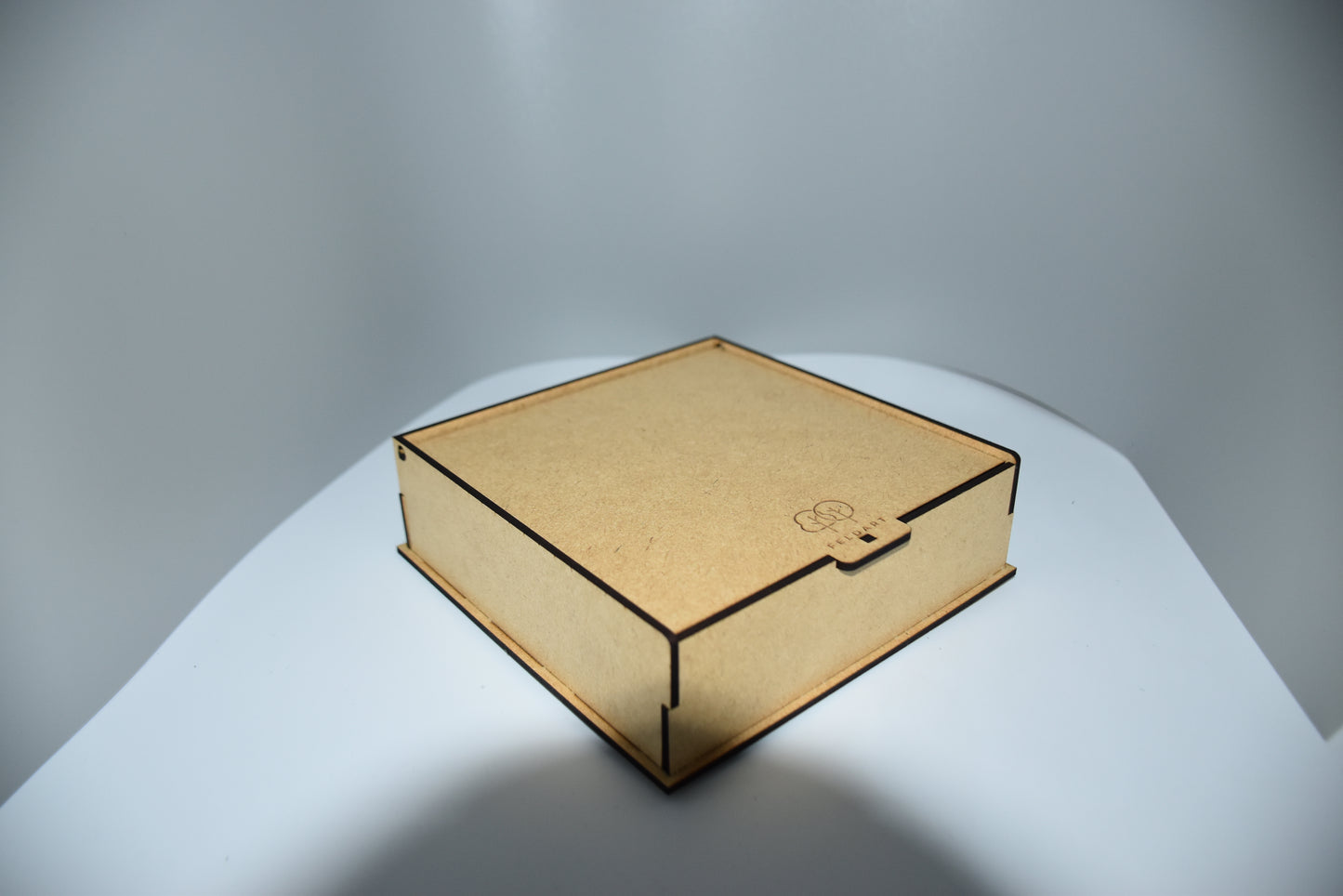 Flachmann Edelstahl Kunstleder schwarz 8 Oz. personalisiert in schöner Holzverpackung inkl. Trichter