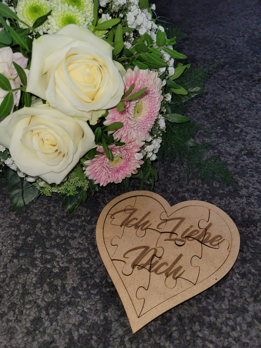 "Personalisiertes Herz-Puzzle in Edler Holzbox" – Liebe im Detail- Valentinsspecial