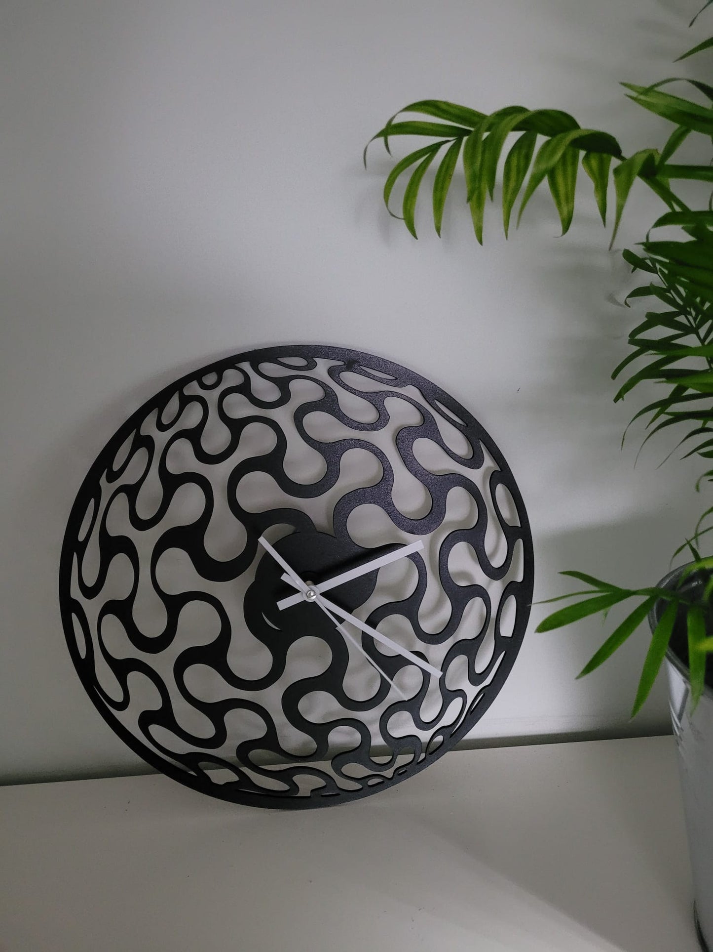 Optisch Illusionäre Wanduhr "Sphärische Eleganz" - 35 cm Durchmesser
